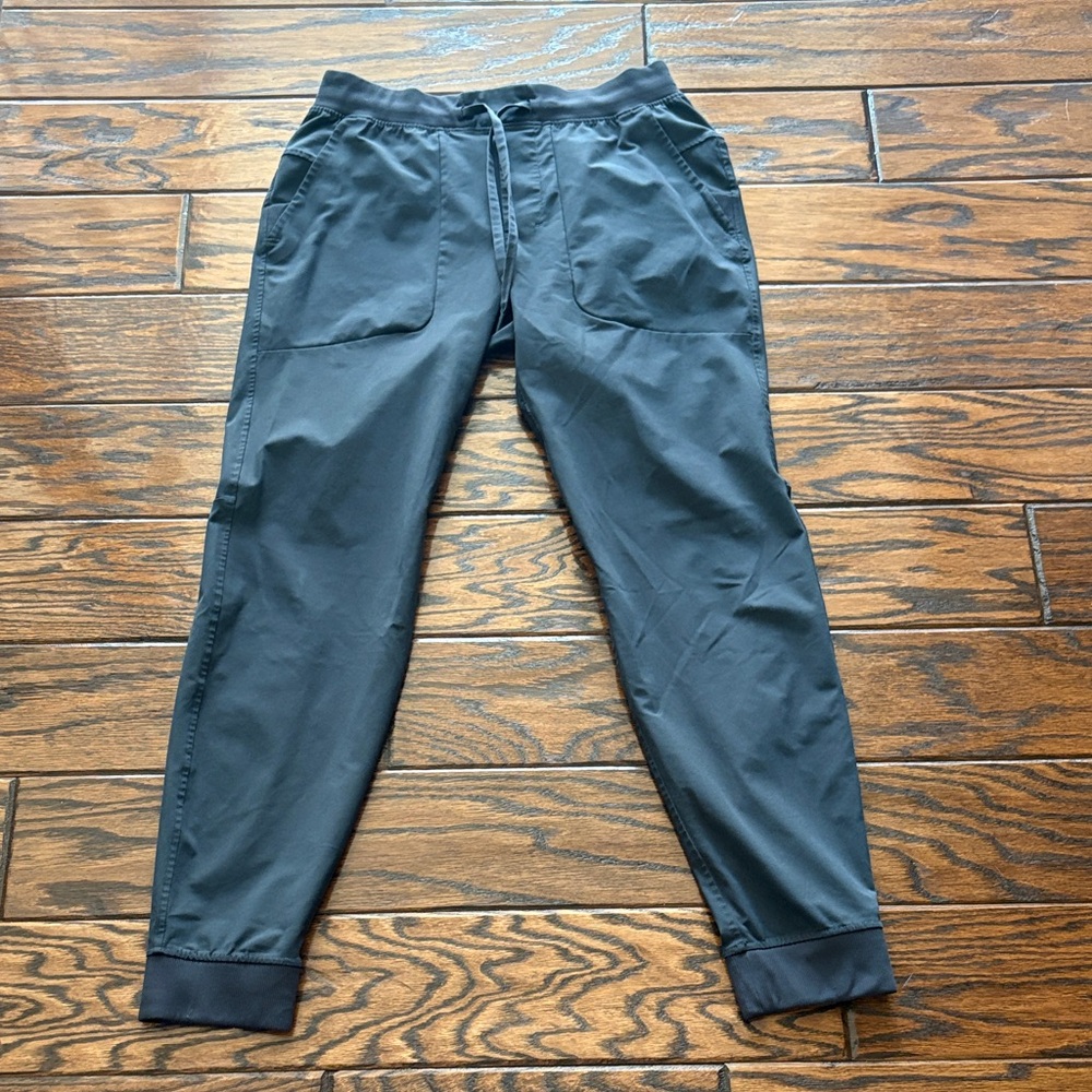 Lululemon Men's Gray Jogger Pants